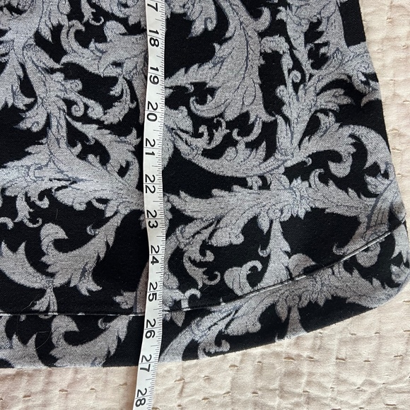 Soft Surroundings Black Grey Swirls Floral Dressy Pullover 1/4 zip L - Picture 6 of 7